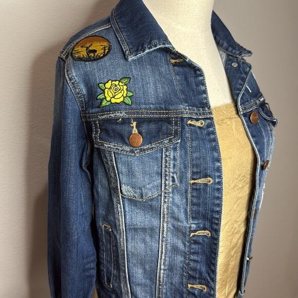 Wrangler Denim Jean Jacket with Travel Patches Size S - Picture 2 of 5
